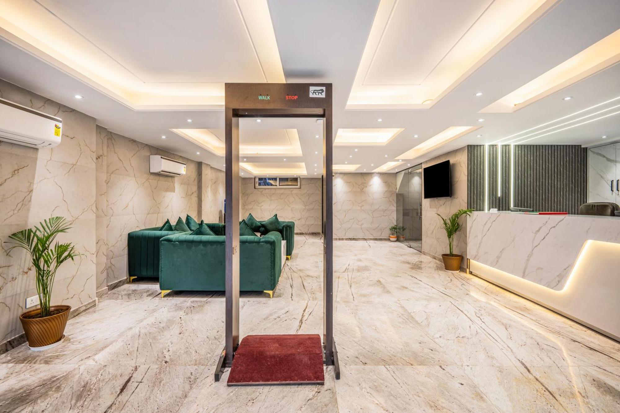 Hotel Avaas - Faiz Road Karol Bagh 델리 외부 사진