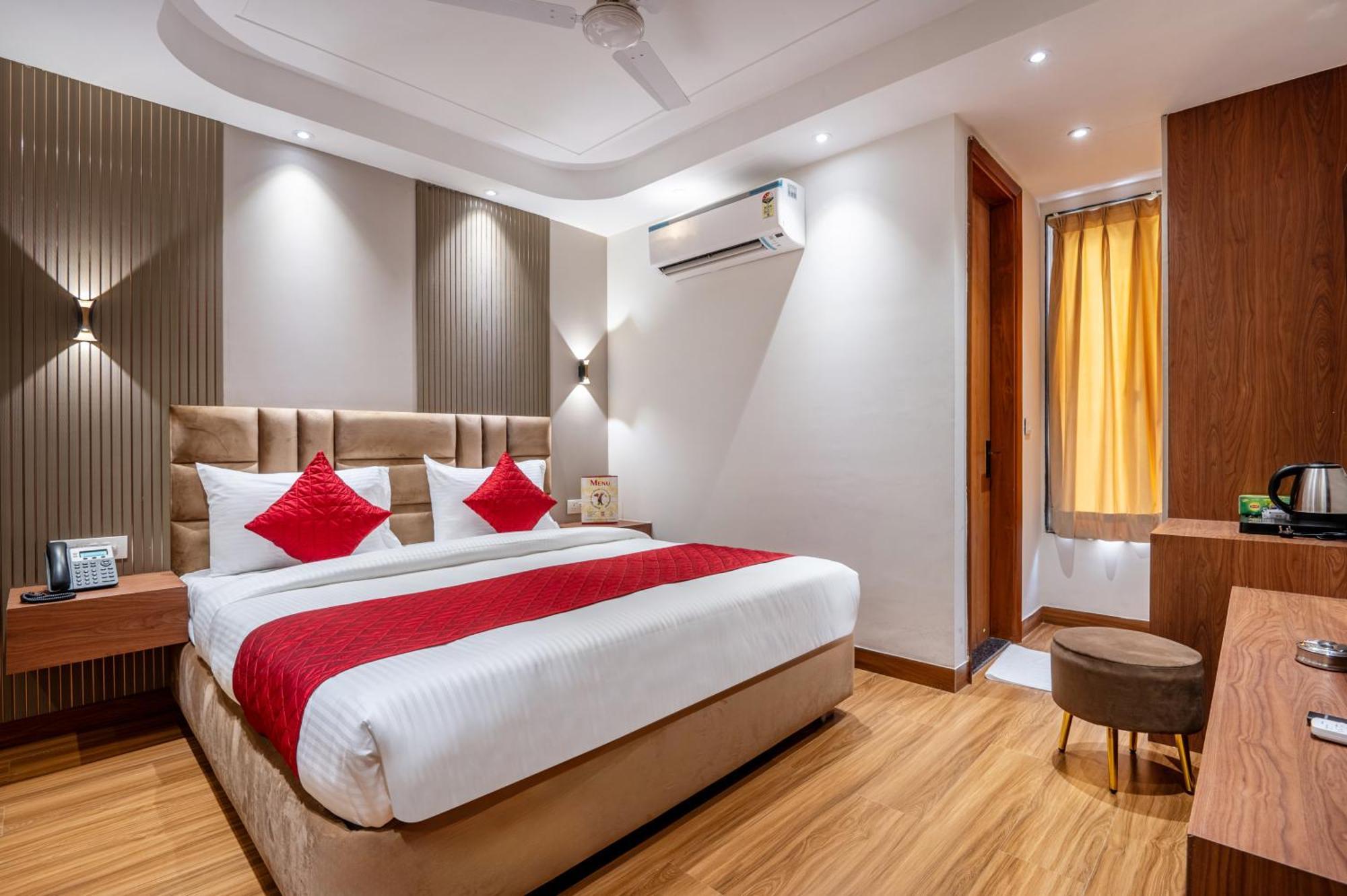 Hotel Avaas - Faiz Road Karol Bagh 델리 외부 사진