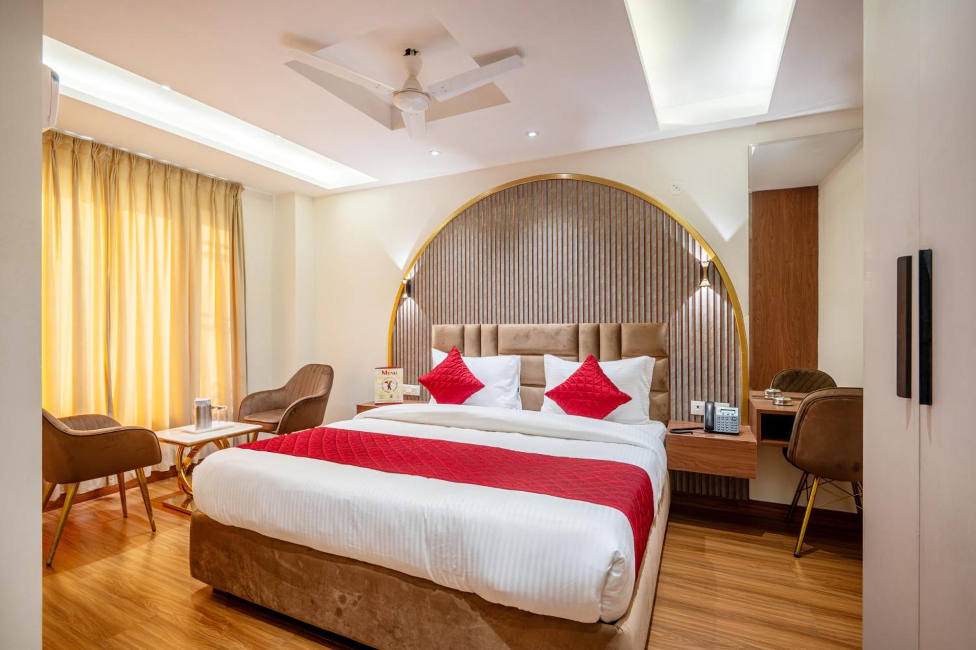 Hotel Avaas - Faiz Road Karol Bagh 델리 외부 사진