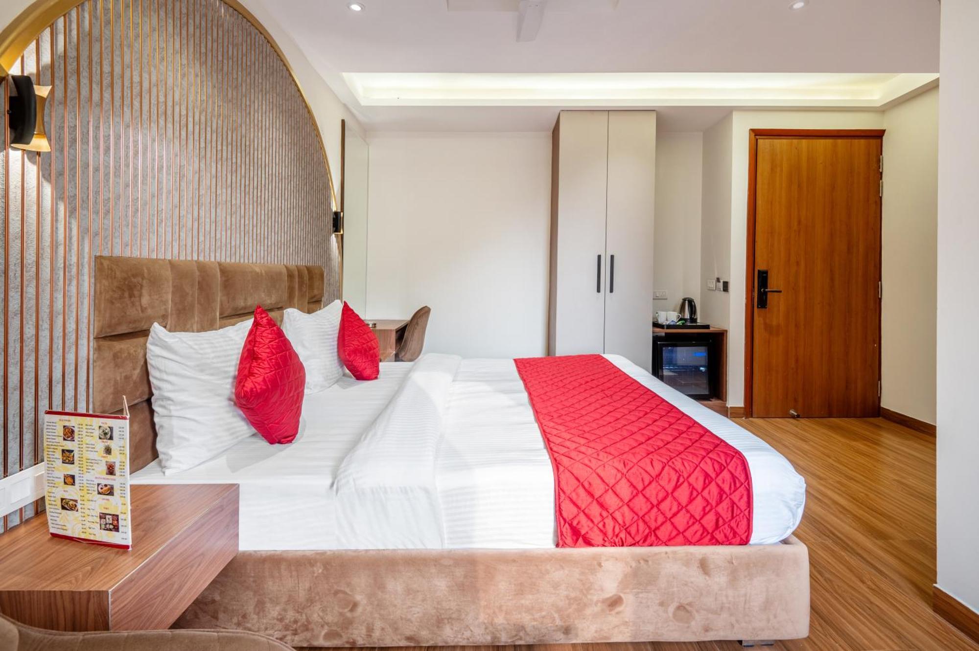 Hotel Avaas - Faiz Road Karol Bagh 델리 외부 사진