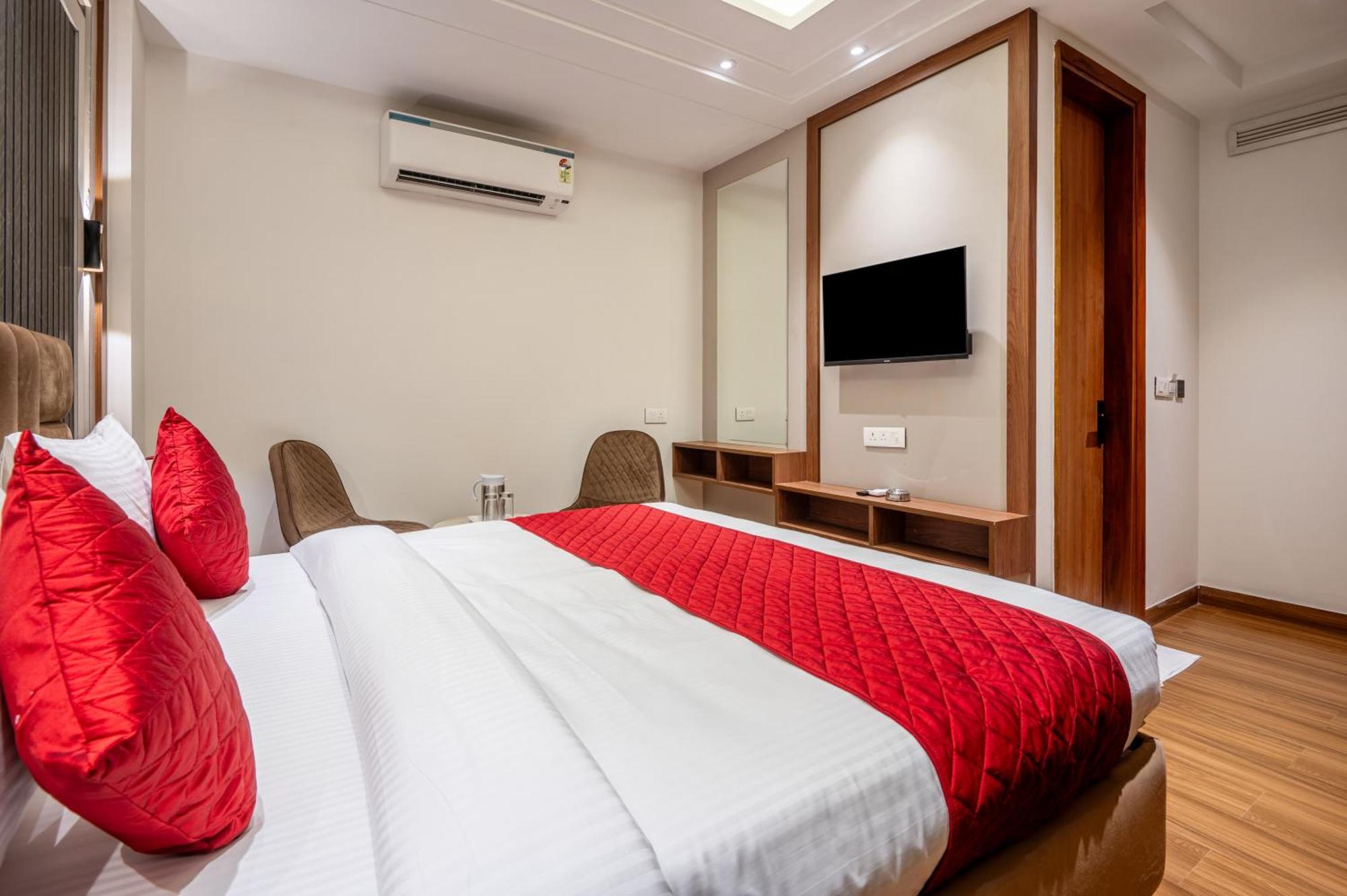 Hotel Avaas - Faiz Road Karol Bagh 델리 외부 사진